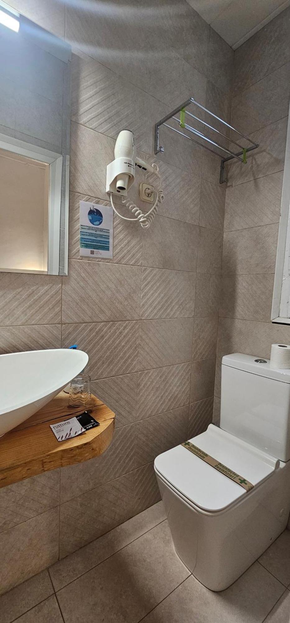 ברצלונה Hostal Eixample מראה חיצוני תמונה
