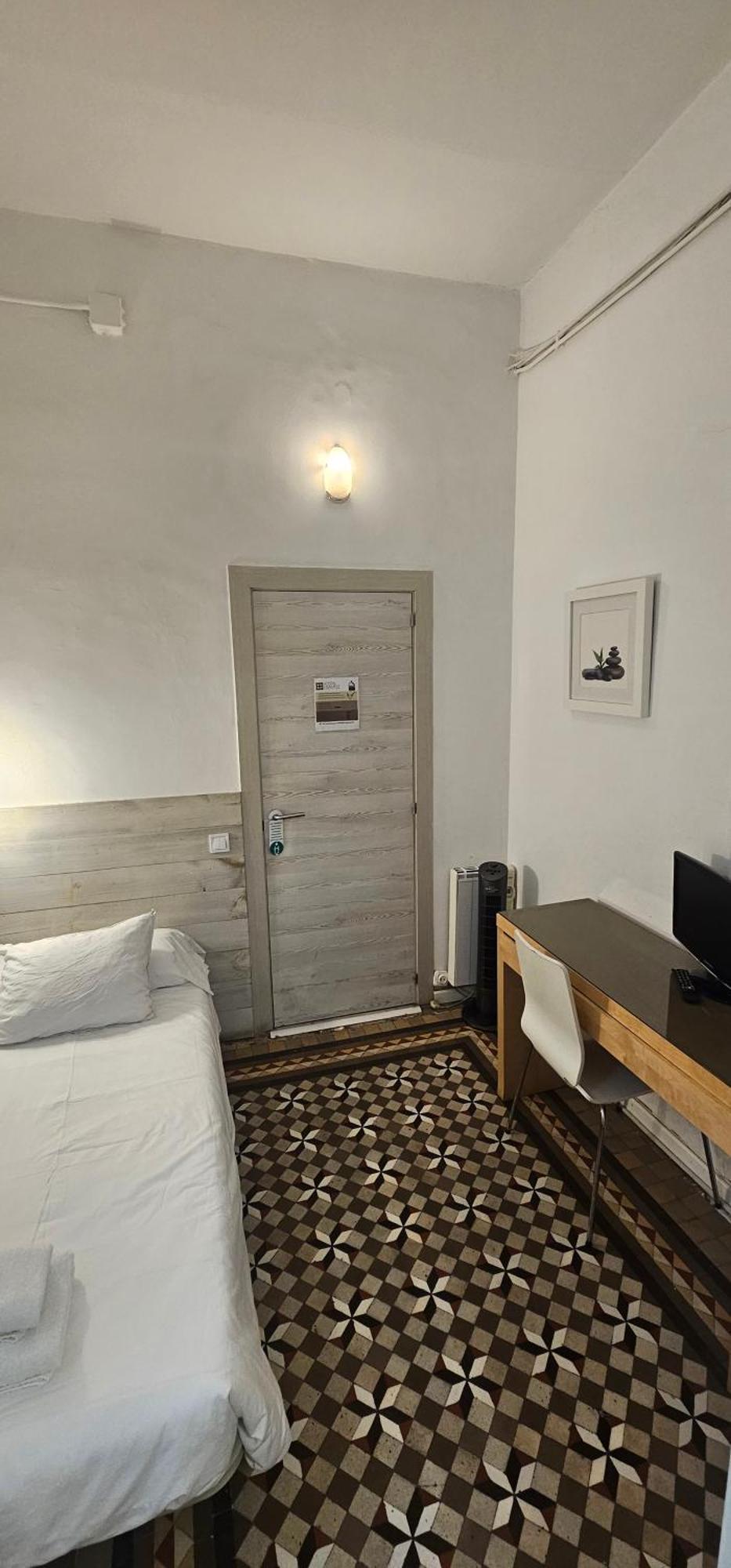 ברצלונה Hostal Eixample מראה חיצוני תמונה
